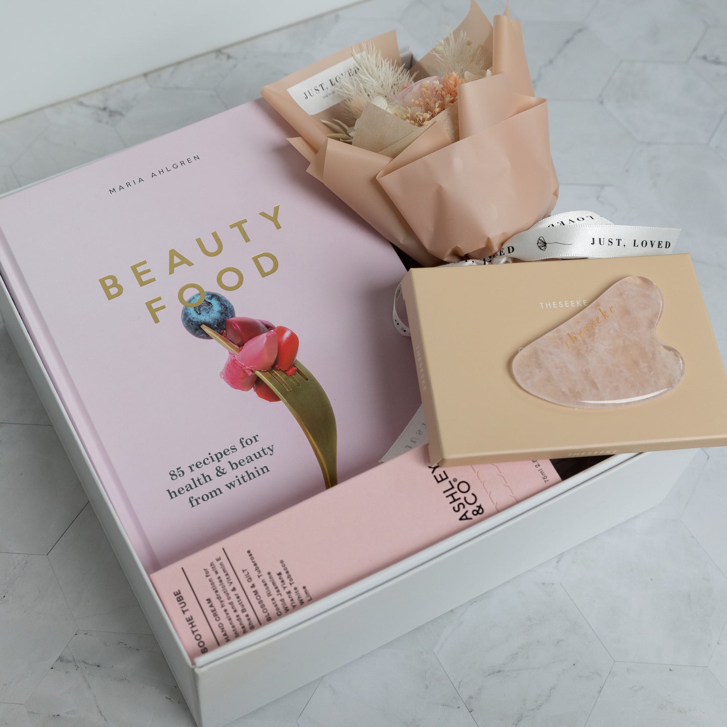 Gift hampers for her, Gift hampers for women, Corporate Gift Hampers, Corporate Hampers, Corporate Gifts for women, Mothers Day hampers, Christmas gifts for women, unique gifts for mum, Birthday gifts for her, hampers for her, gift hampers for her, gift for ladies - Pink Beauty