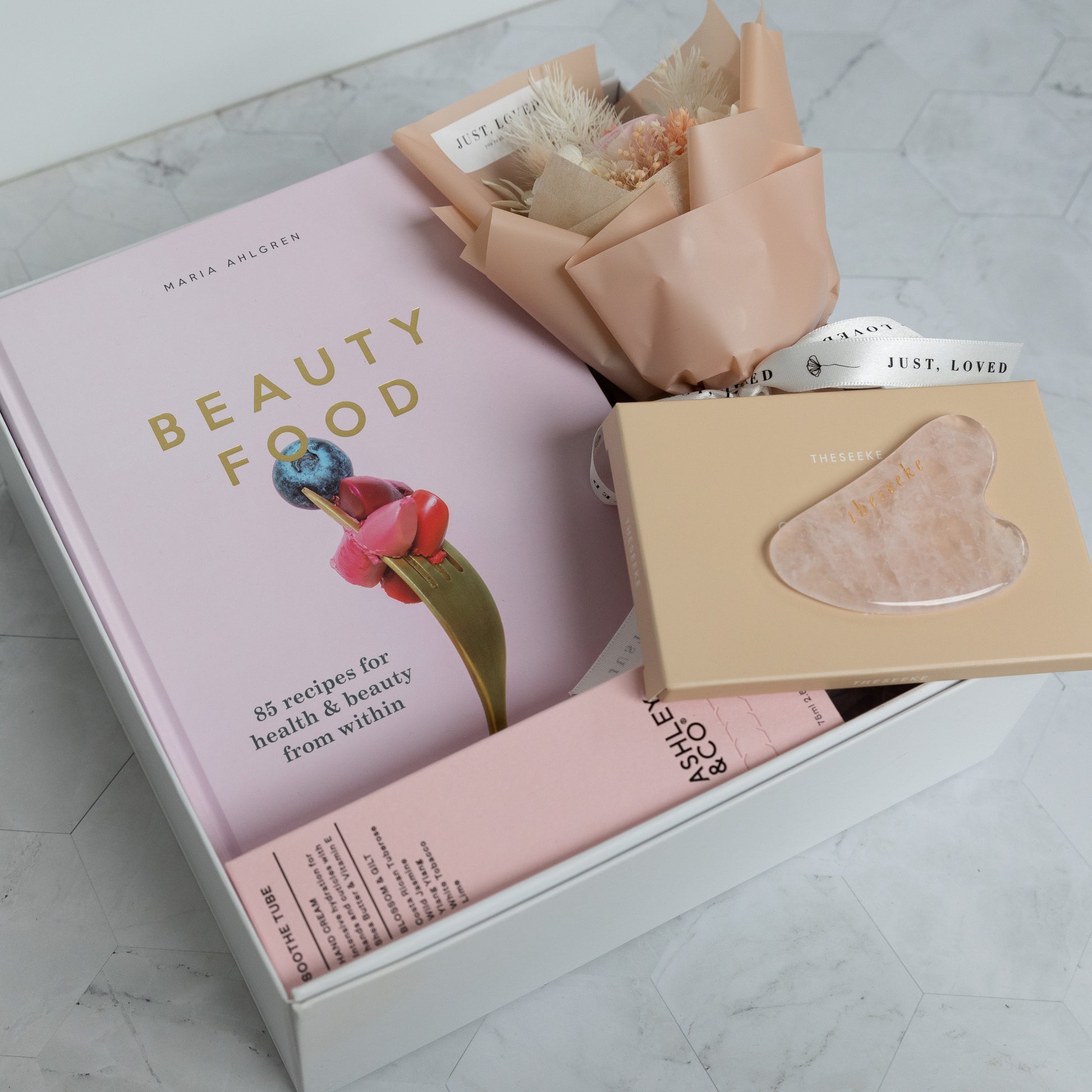 Gift hampers for her, Gift hampers for women, Corporate Gift Hampers, Corporate Hampers, Corporate Gifts for women, Mothers Day hampers, Christmas gifts for women, unique gifts for mum, Birthday gifts for her, hampers for her, gift hampers for her, gift for ladies - Pink Beauty